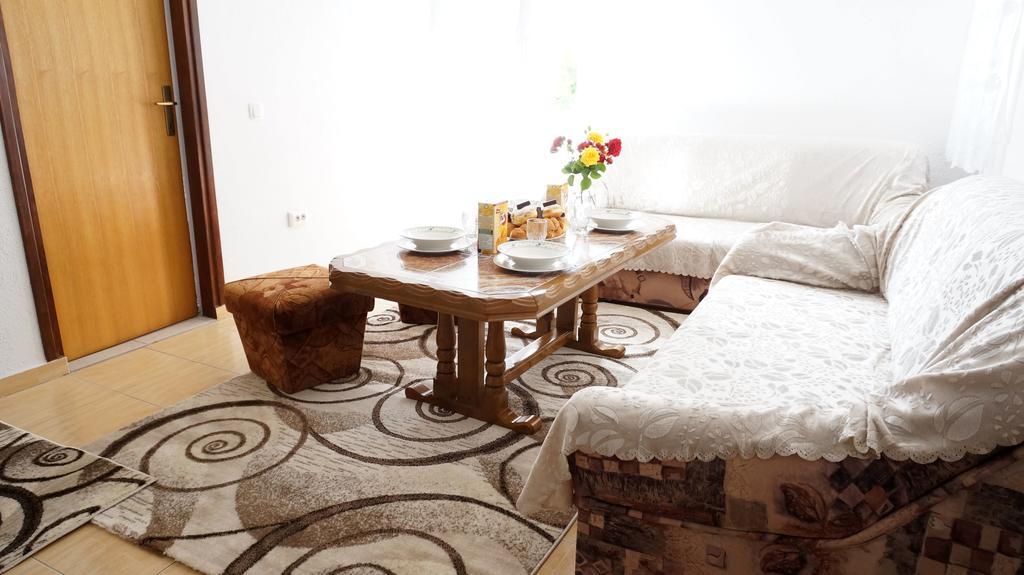 Apartments Red Rose نين المظهر الخارجي الصورة