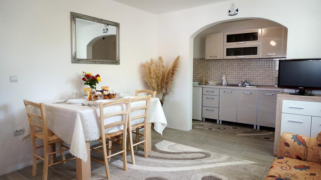 Apartments Red Rose نين المظهر الخارجي الصورة